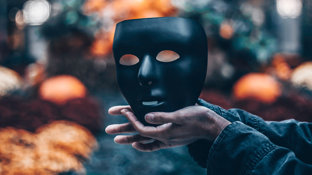 Gruselige schwarze Maske: Halloween